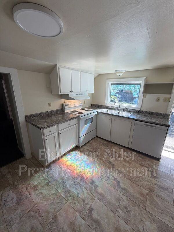 10926 Se Linwood Ave - Photo 7 of 15