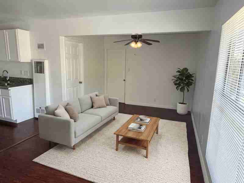1828 W Sumac Ln #4 - Photo 3 of 13