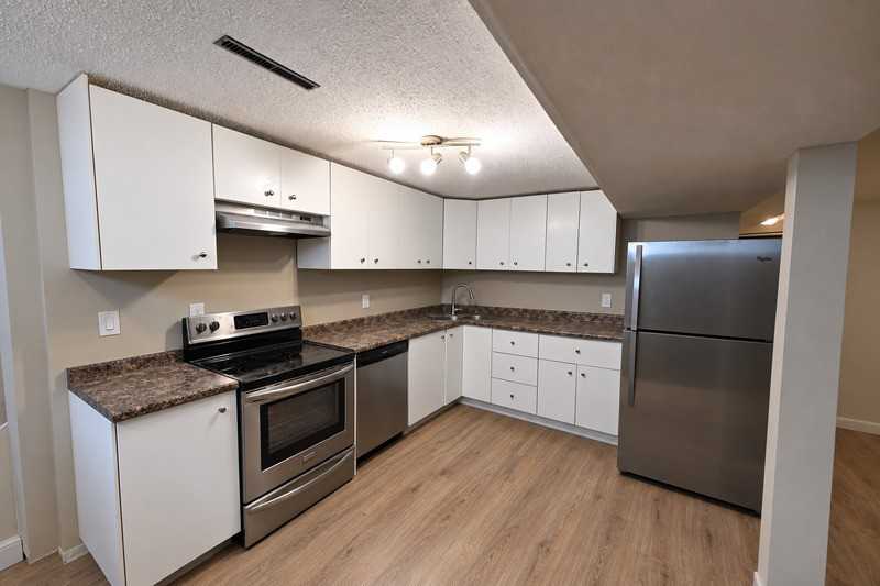 14212 114 St Nw - Photo 2 of 8