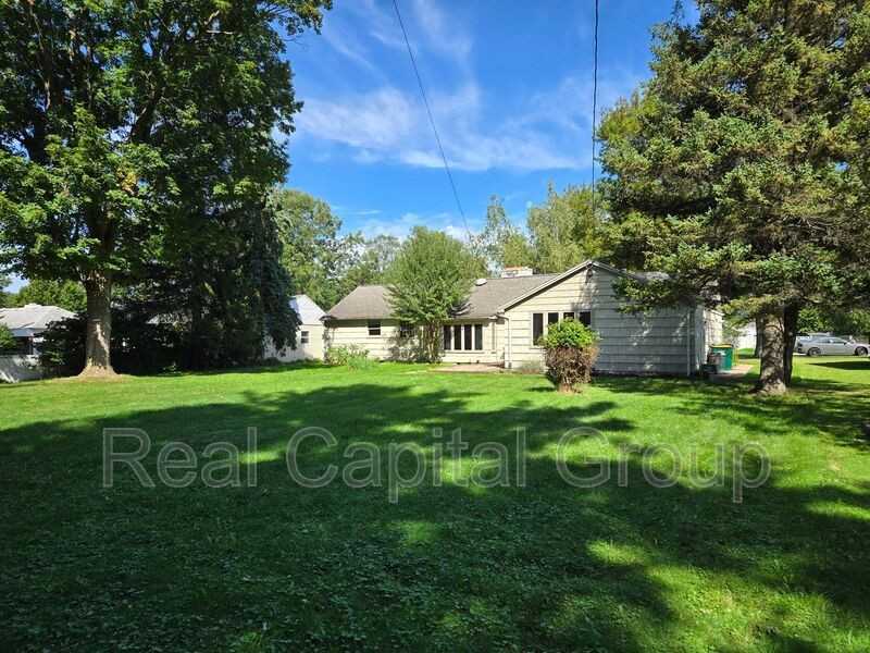 8401 Ericson Dr - Photo 3 of 17