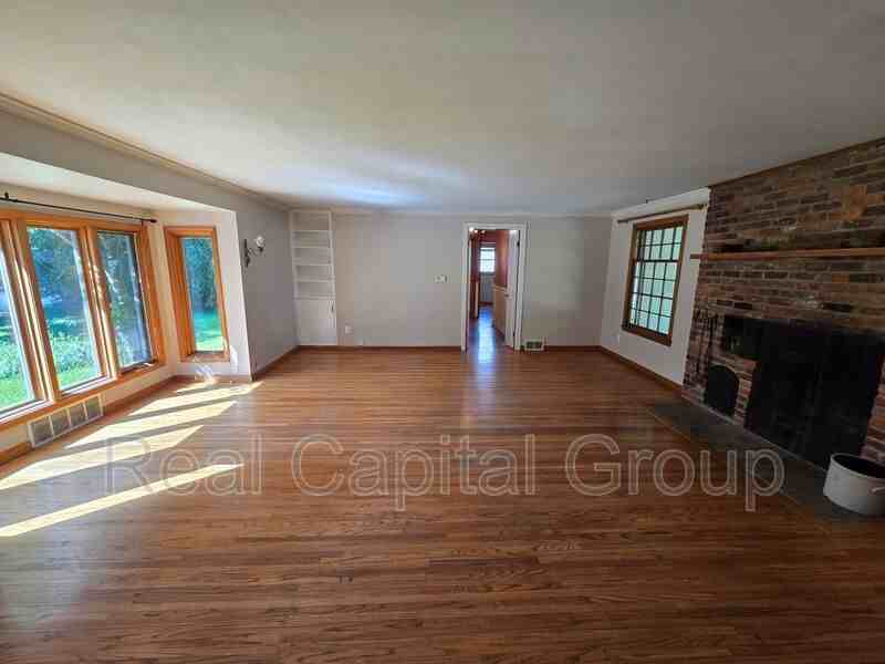 8401 Ericson Dr - Photo 7 of 17