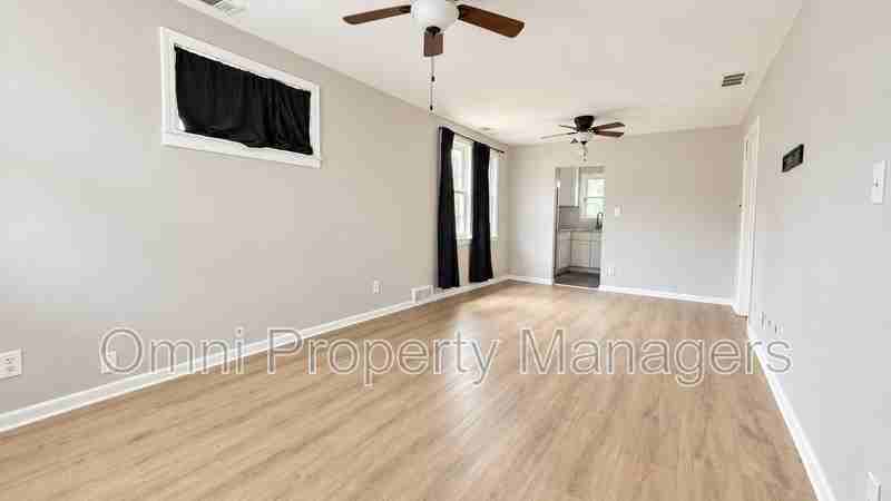 8037 Chalmers Ave - Photo 5 of 20