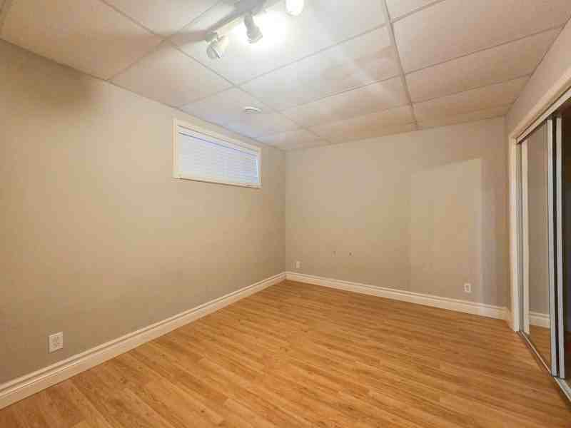 9809 47 Ave Nw #BS - Photo 6 of 10