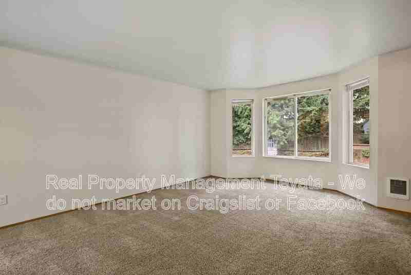2421 Bickford Ave #B - Photo 4 of 27