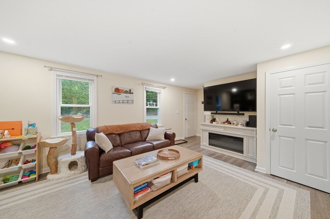 10 Chestnut Rd #B - Photo 7 of 19