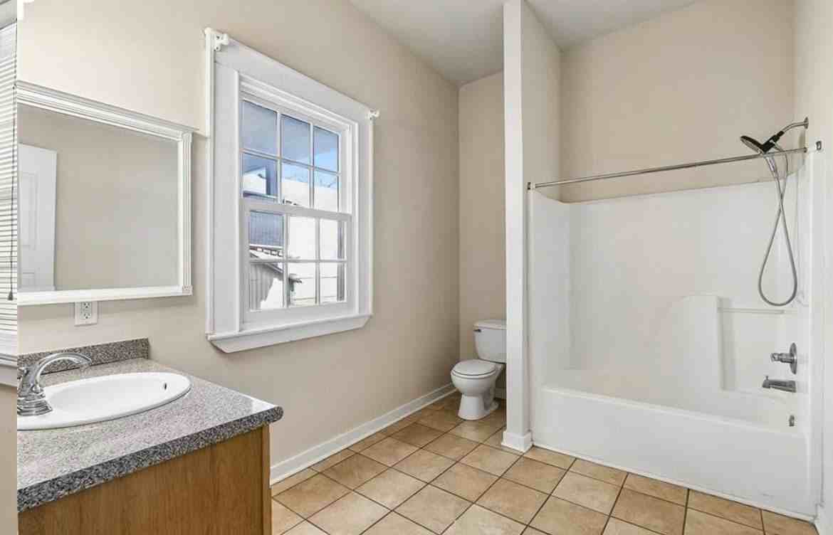 2601 Palmyra Street - Photo 5 of 17