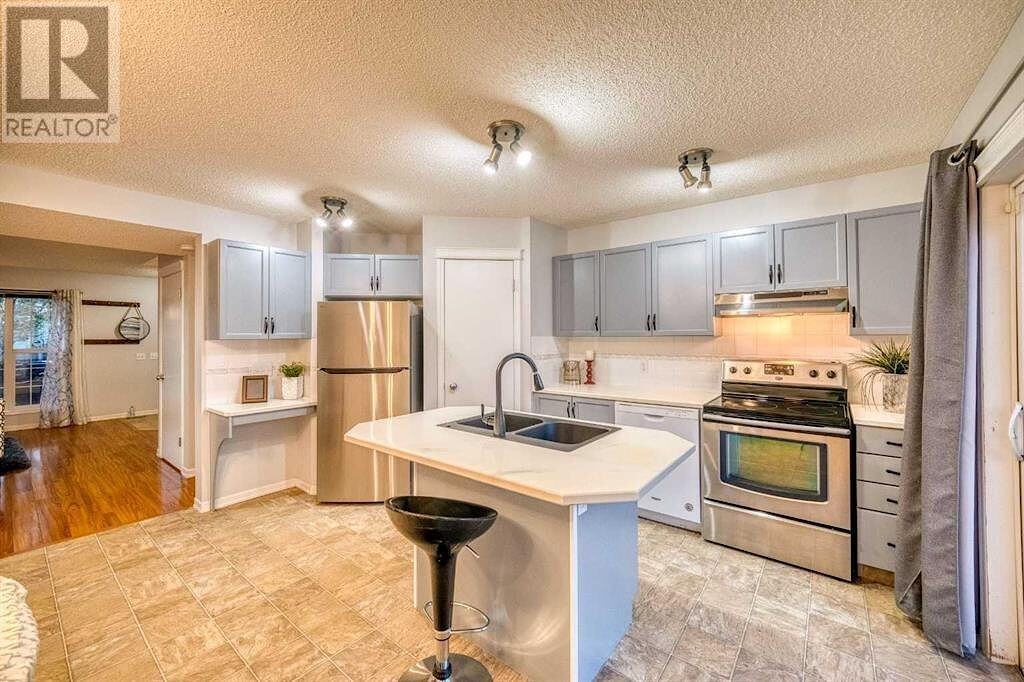 81 Prestwick Ave Se - Photo 2 of 20