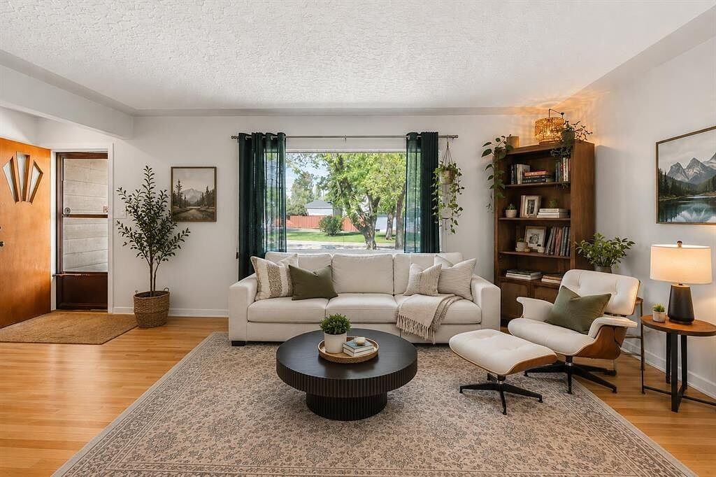 1207 40 Ave Nw - Photo 3 of 36