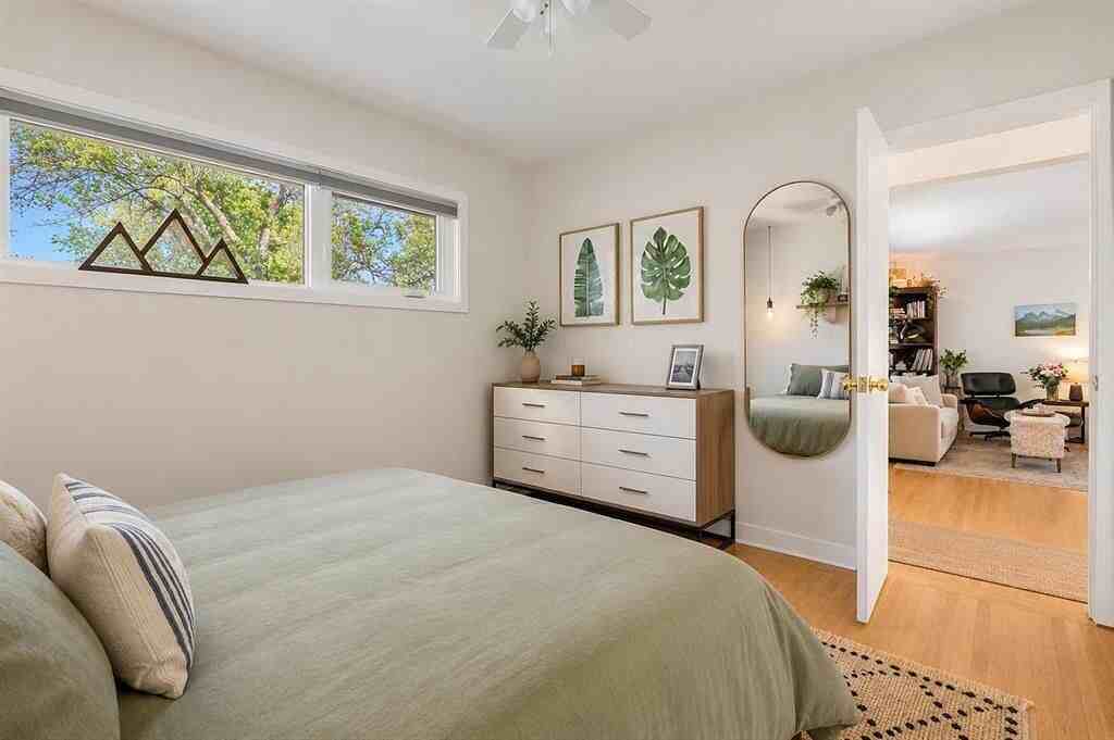 1207 40 Ave Nw - Photo 5 of 36