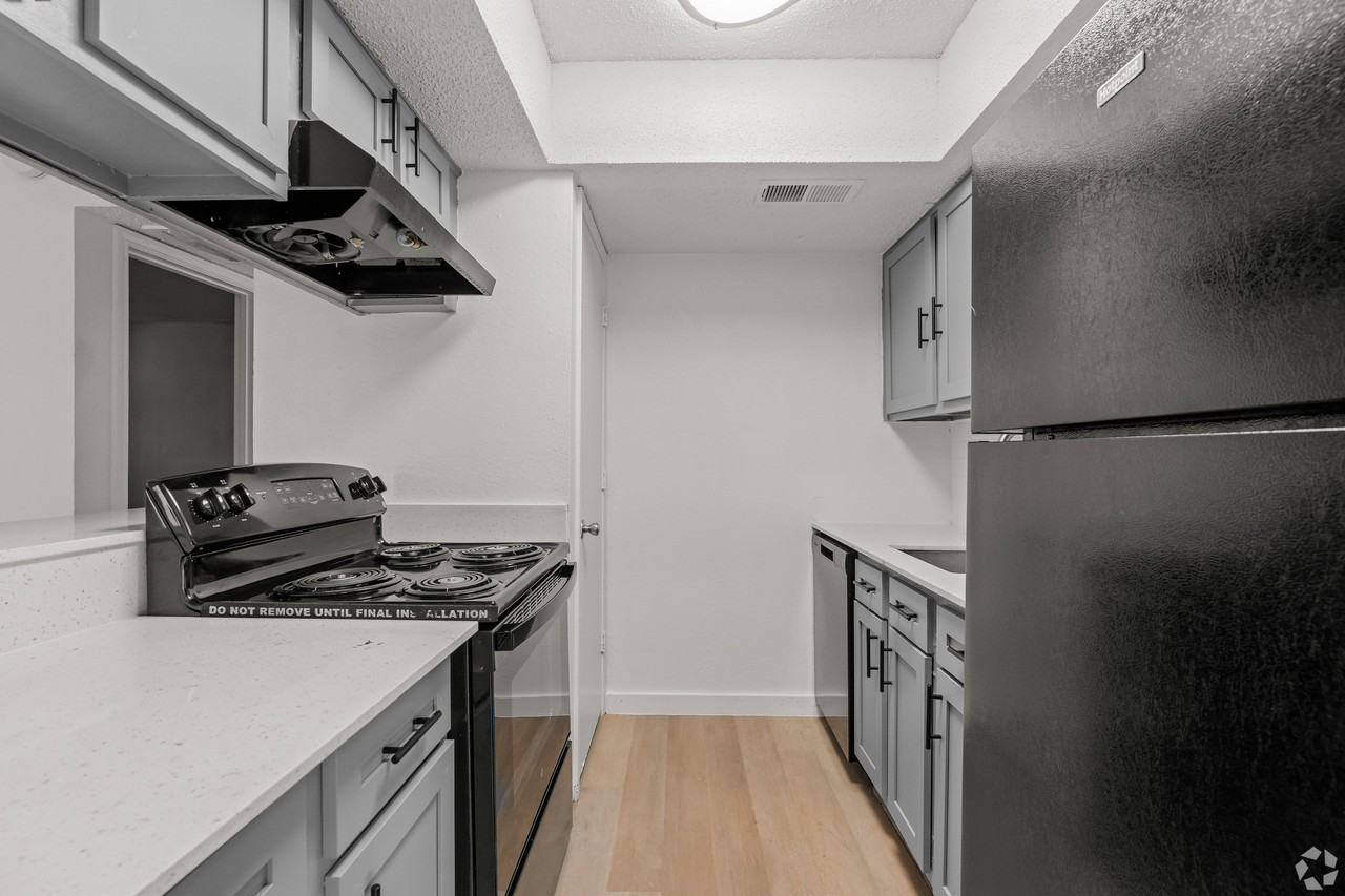 Newport Apartments - Photo 4 of 56