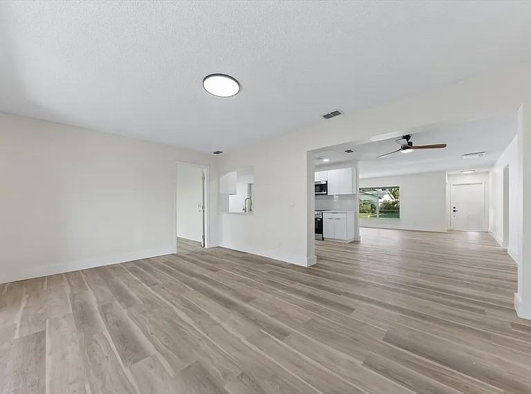 6081 Lambeth Cir #NA - Photo 3 of 18
