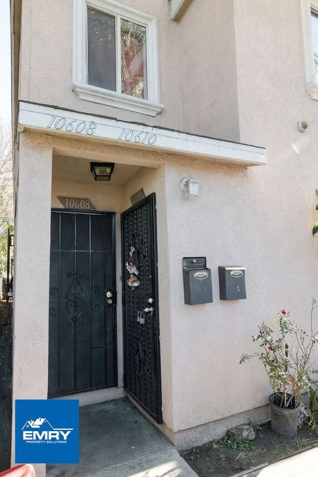 10610 Wilmington Ave #10610 - Photo 2 of 20