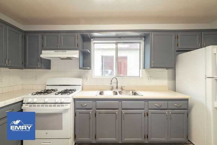 10610 Wilmington Ave #10610 - Photo 3 of 20
