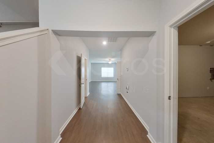 101 Mayflower Cir - Photo 2 of 26