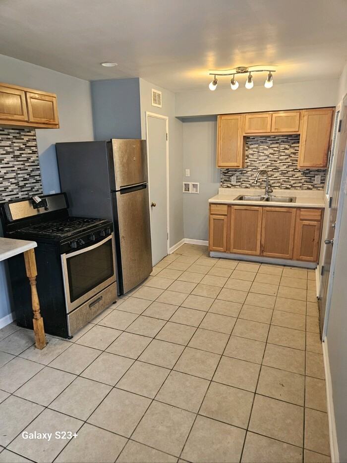 5078 Kentucky St - Photo 3 of 6