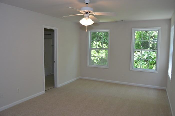 3335 Riviera Dr - Photo 7 of 9