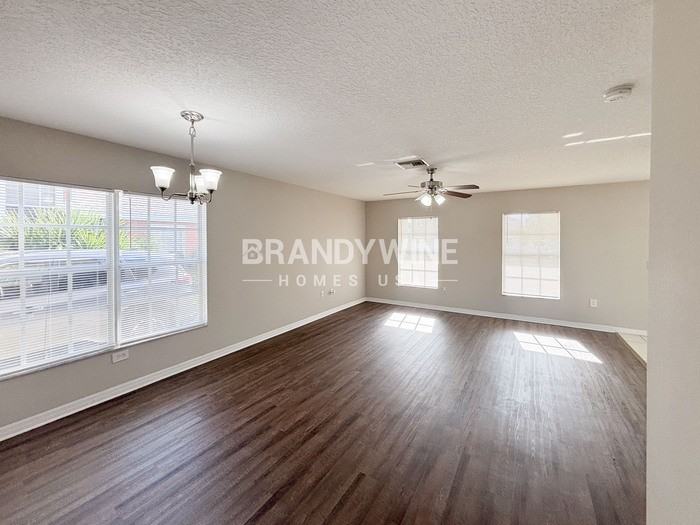3804 N 24th St - Photo 5 of 27