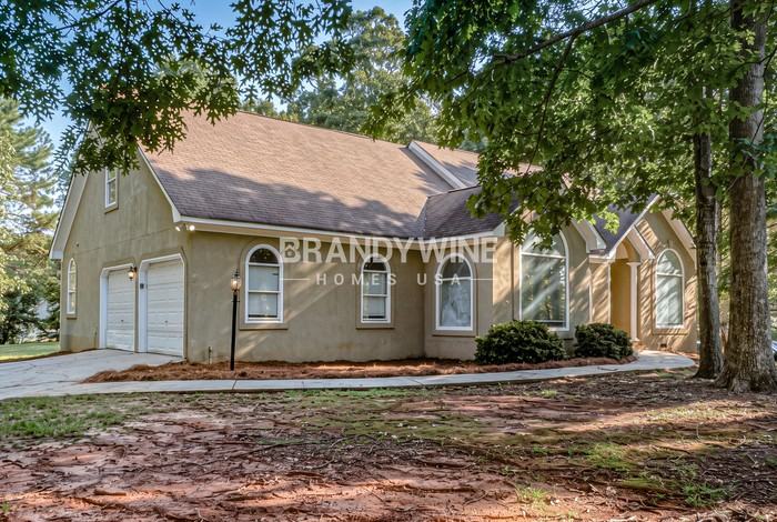657 Mckenzie Cir - Photo 2 of 23