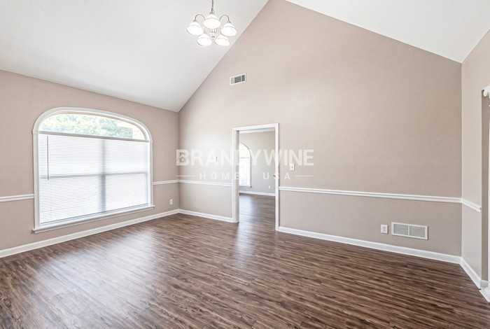 657 Mckenzie Cir - Photo 4 of 23