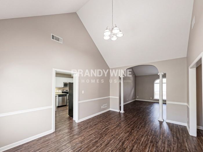 657 Mckenzie Cir - Photo 5 of 23