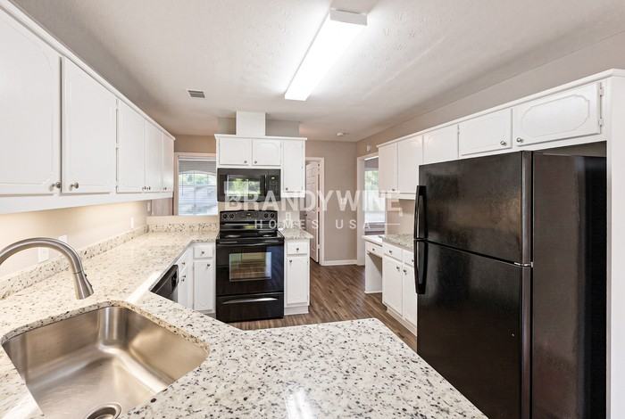 657 Mckenzie Cir - Photo 7 of 23