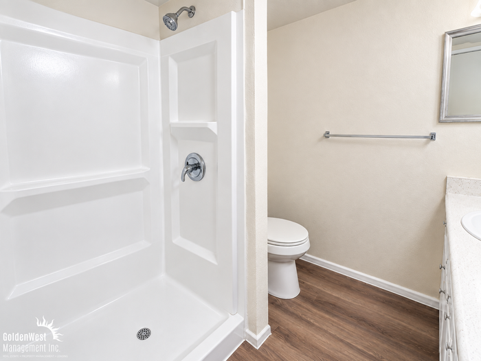910 E Marlette Ave #20 - Photo 6 of 9