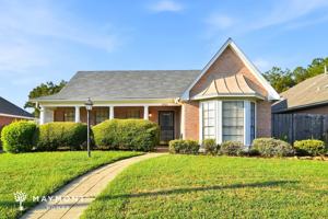 featured image of 3903 Oak Ave