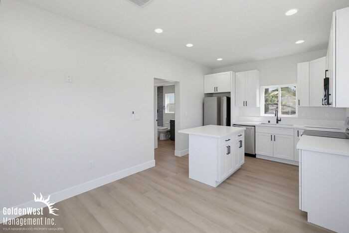2612 Arnott St #1 - Photo 5 of 26