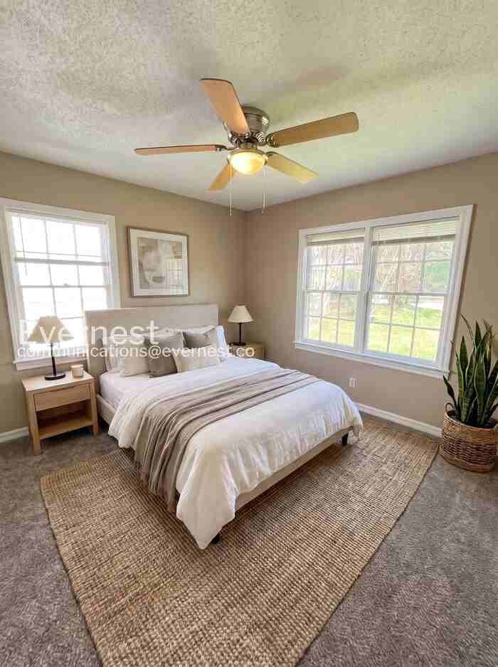 8344 10th Ave S - Photo 4 of 18
