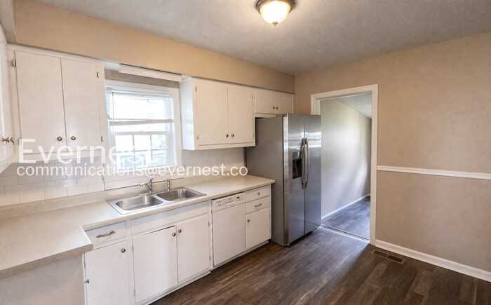 8344 10th Ave S - Photo 5 of 18