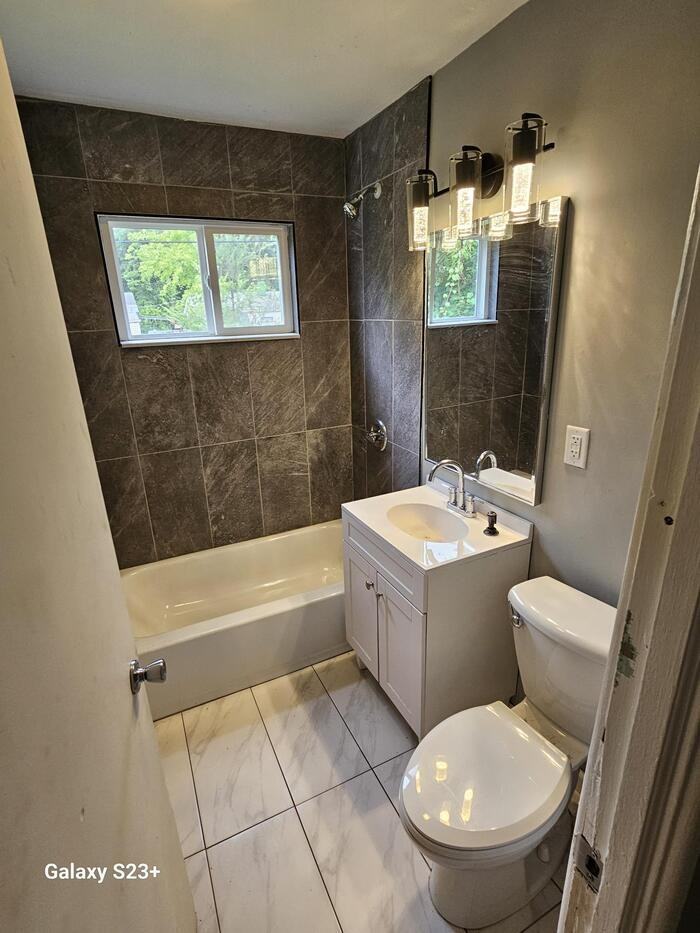 4220 W 19th Plz - Photo 5 of 6