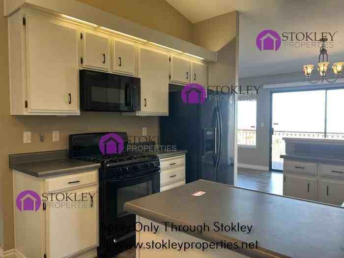 222 Manuel Ct - Photo 5 of 18