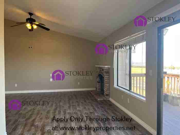 222 Manuel Ct - Photo 7 of 18
