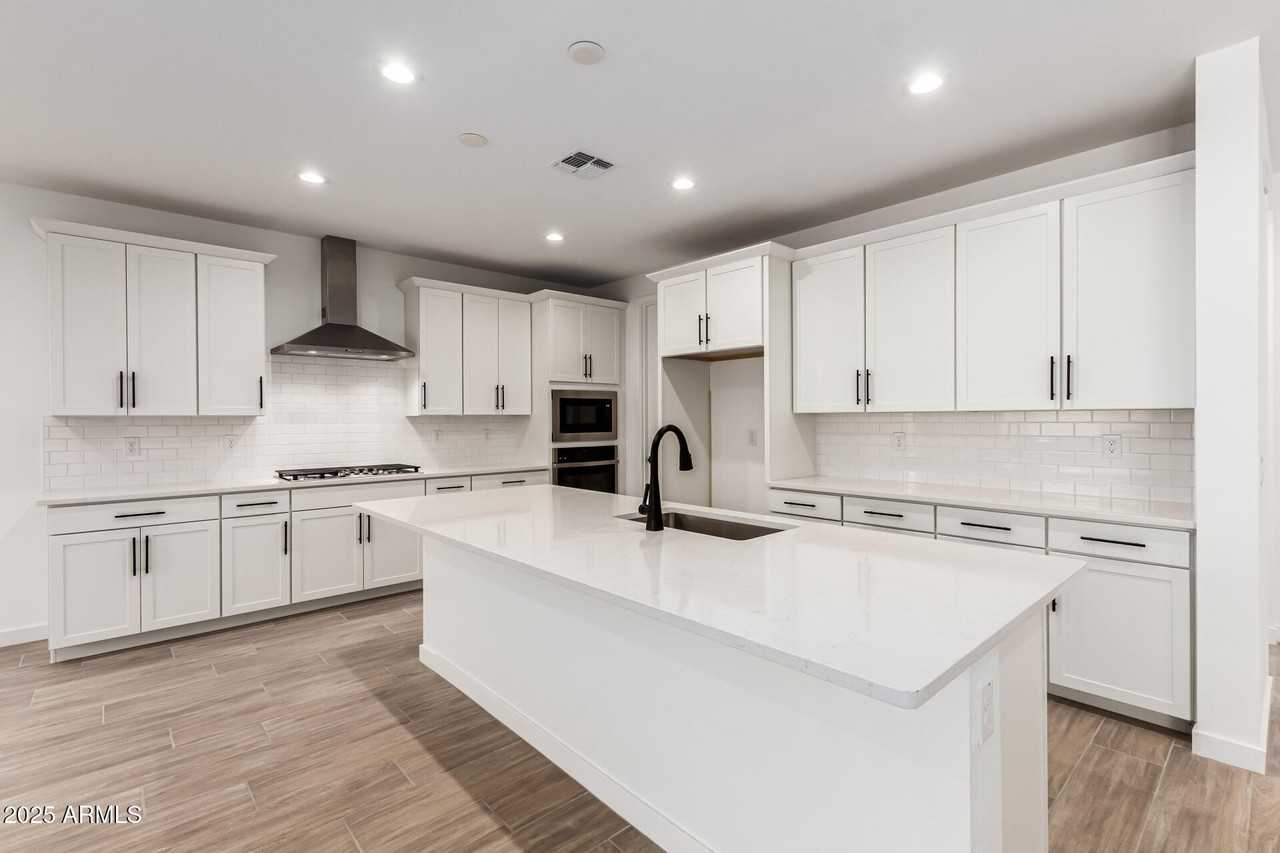23724 N 165th Dr - Photo 5 of 27