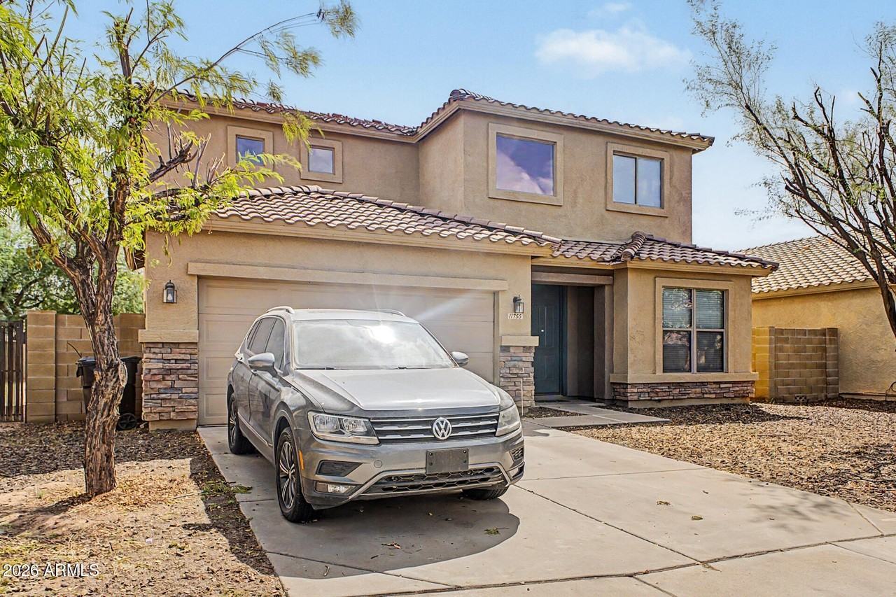 11755 W Hopi St - Photo 2 of 38