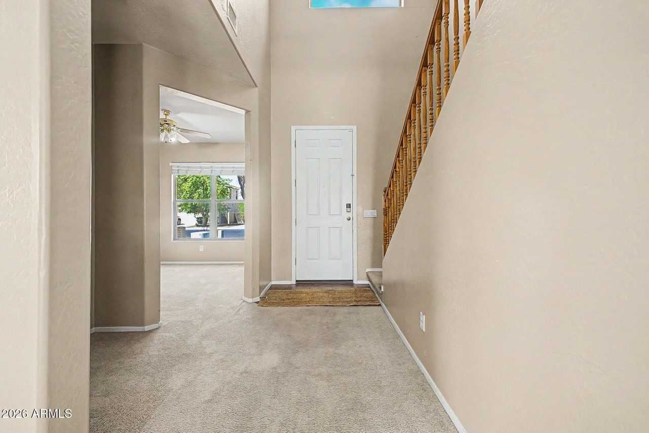 11755 W Hopi St - Photo 5 of 38