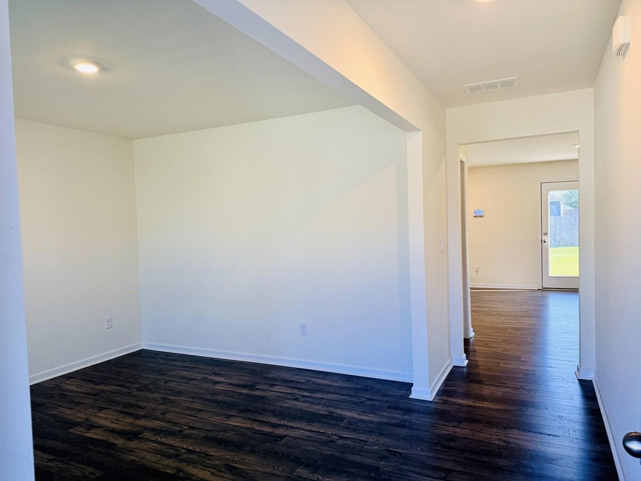 149 Quarter St - Photo 5 of 35