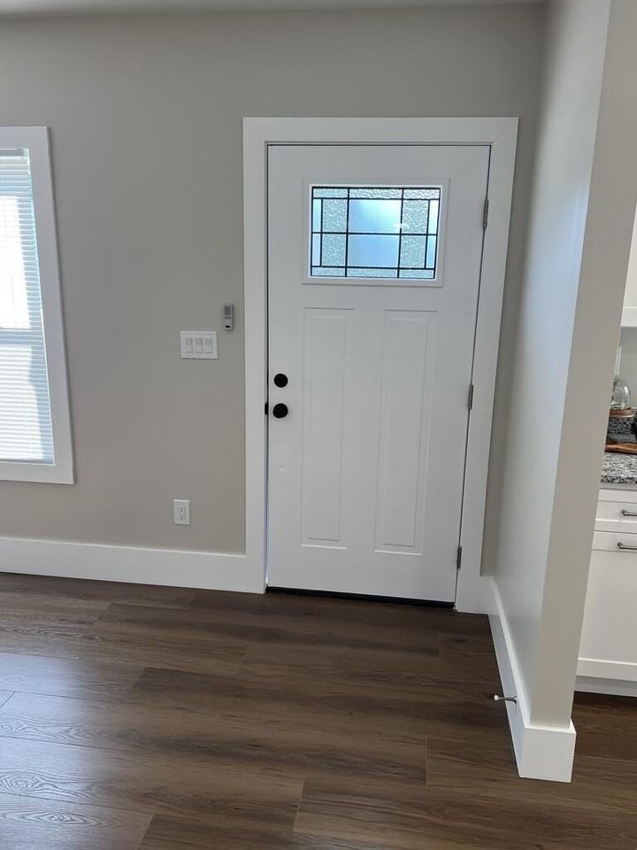 272 Lafayette Rd - Photo 2 of 16