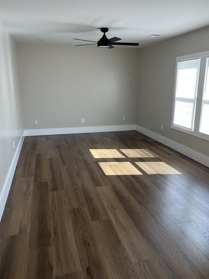 272 Lafayette Rd - Photo 3 of 16