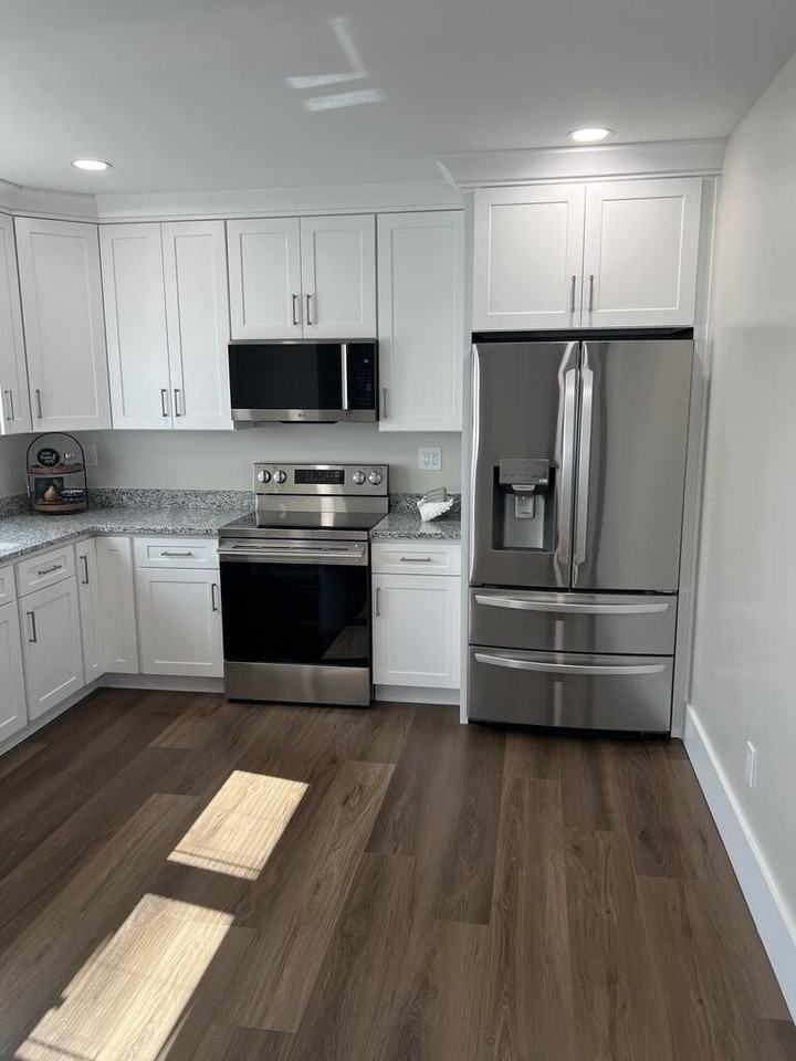 272 Lafayette Rd - Photo 5 of 16