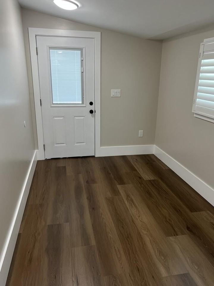 272 Lafayette Rd - Photo 7 of 16