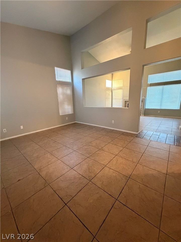 5152 Silhouette Ave - Photo 3 of 21