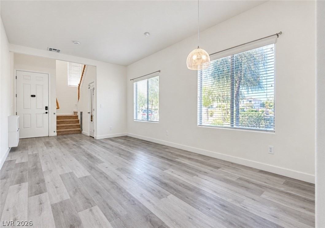 9750 Southerton St - Photo 4 of 17