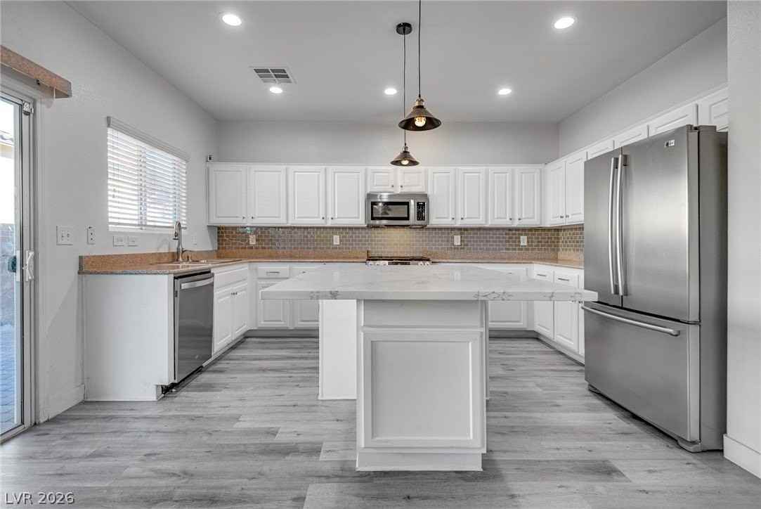 9750 Southerton St - Photo 7 of 17