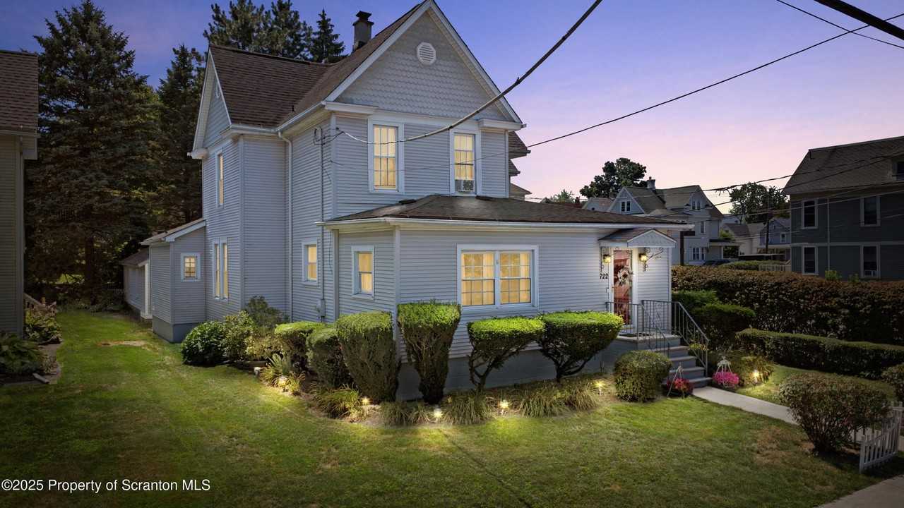 722 Electric St - Photo 2 of 28