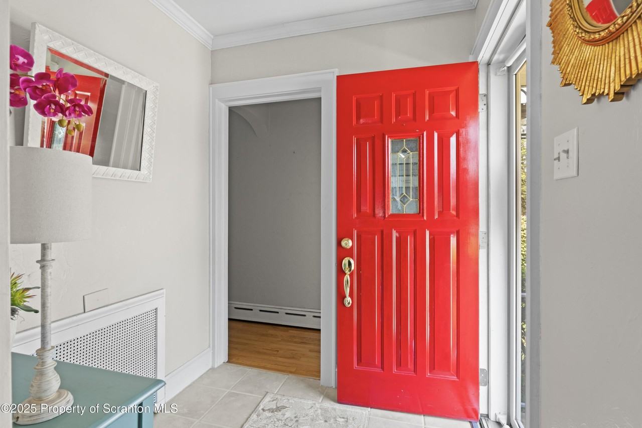 722 Electric St - Photo 6 of 28