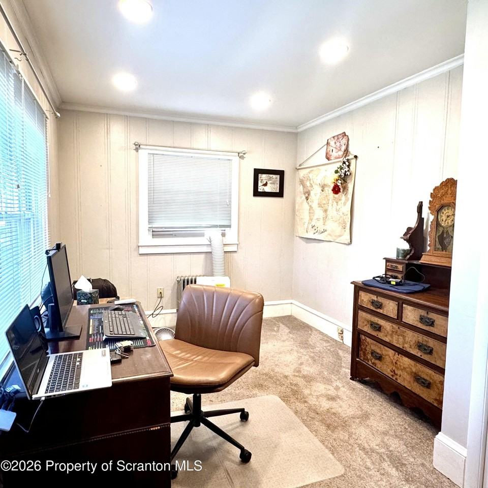 722 Electric St - Photo 7 of 28