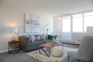 790 Wonderland Road South - Photo 1 of 1