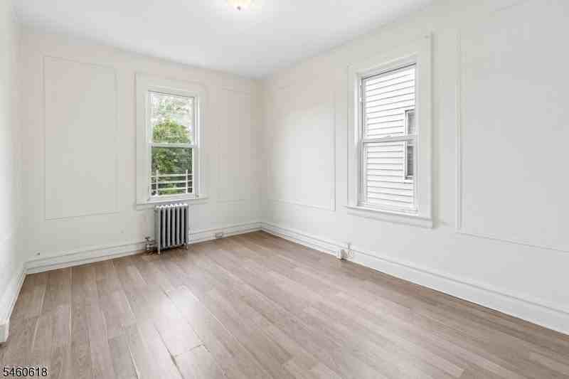 362 Myrtle Ave - Photo 7 of 11