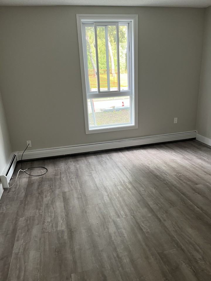 790 Wonderland Road South - Photo 6 of 7